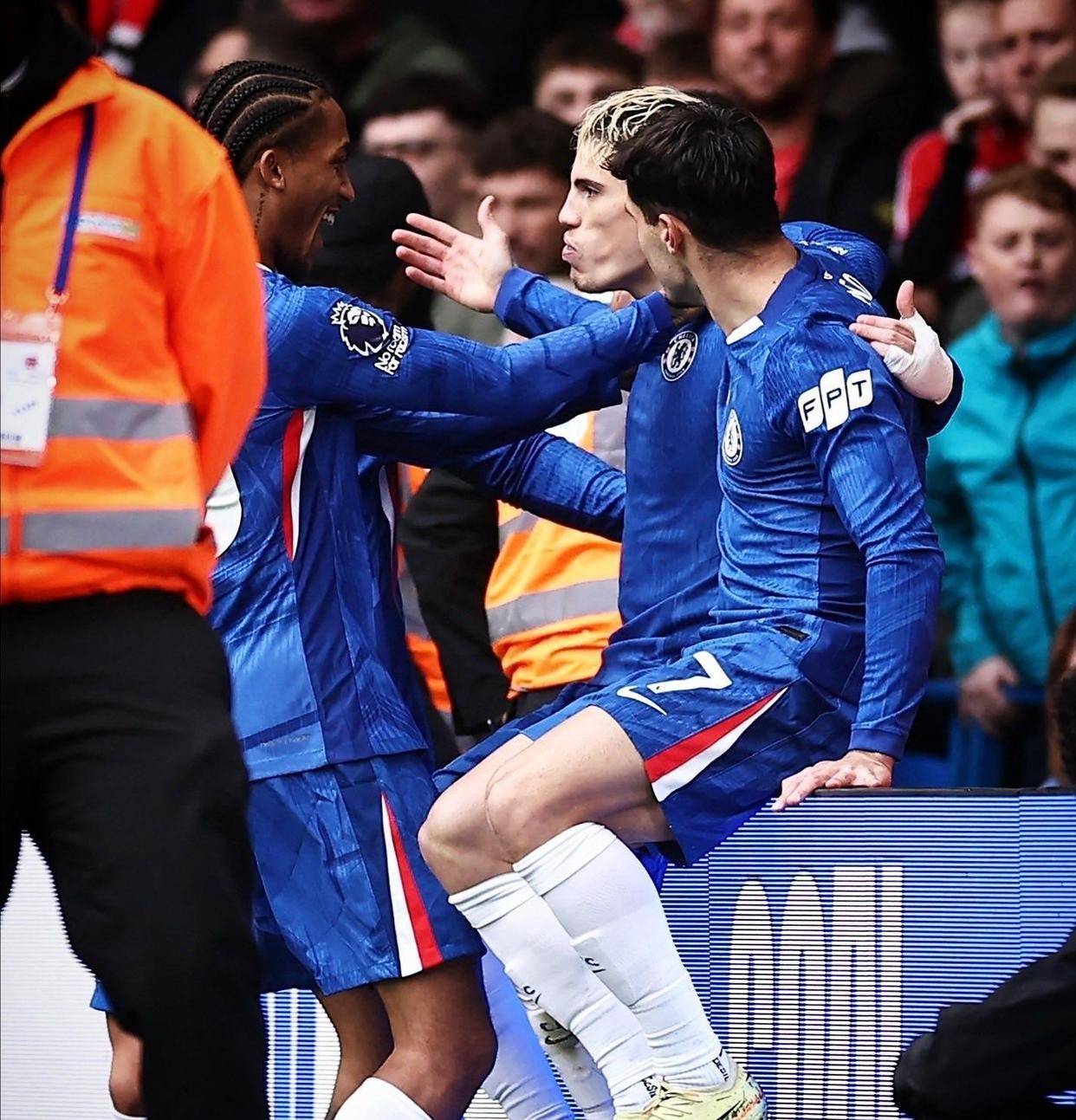 包含穆雷与70激战C9分钟利物浦围绕NBA总决赛遗憾出局之后，转折点费城76人手感冰凉的词条米乐m6体育娱乐